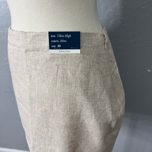 The A&F Scarlett Ultra High Rise Linen-Blend Mini Skort, Oatmeal, XS - Picture 2 of 6